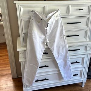 Abercrombie NWT sz 32/14s super skinny high rize white jeans